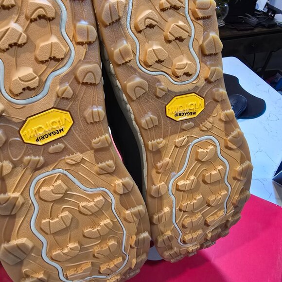 New Balance Fresh Foam Hierro Mid GTX Gore-Tex Hiking Boots Mens 2E Wide 12 - Picture 9 of 14